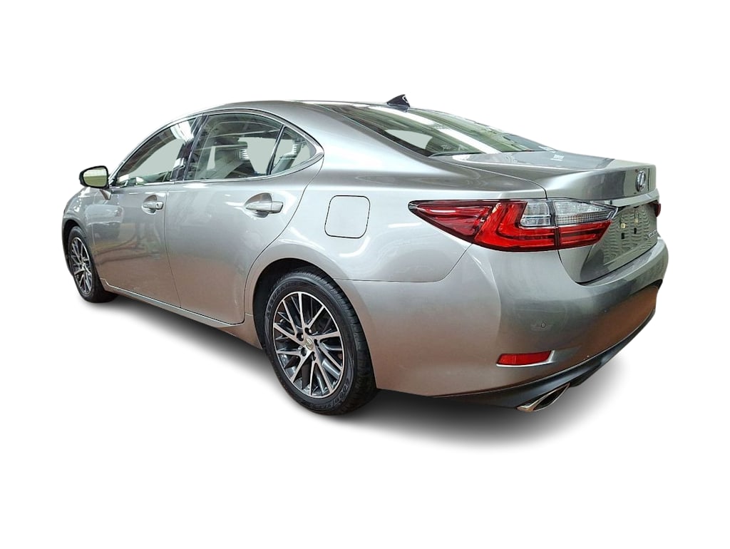Thumbnail: 2016 Lexus ES - 3