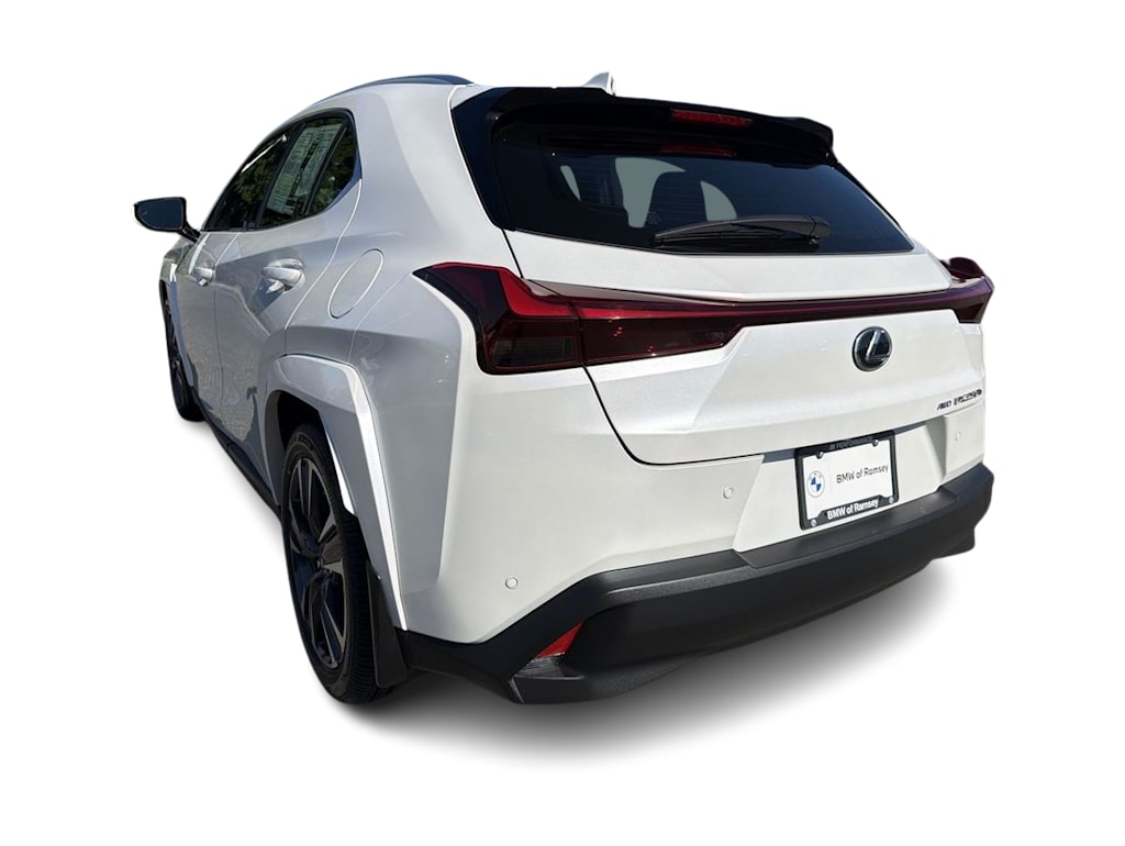 Thumbnail: 2024 Lexus UX - 23