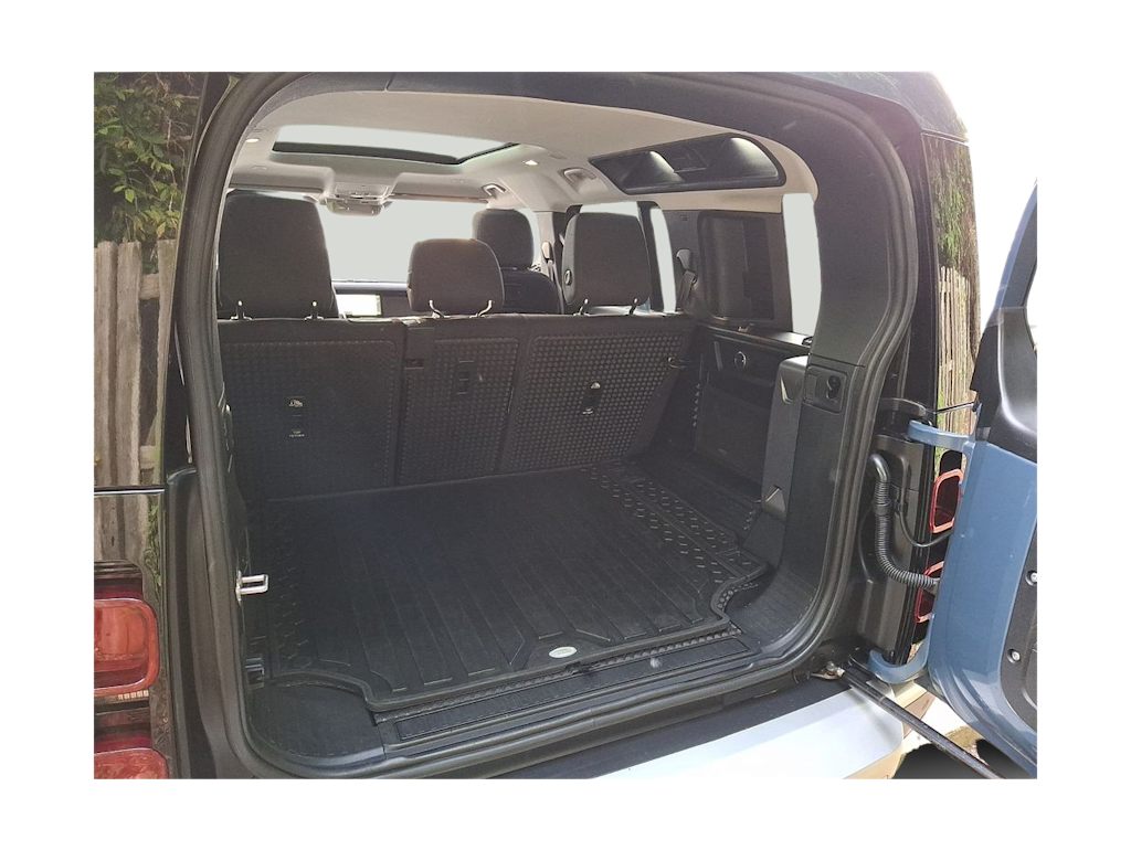 Thumbnail: 2020 Land Rover Defender - 11