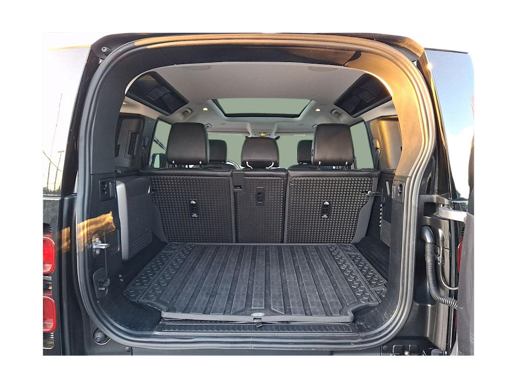 Thumbnail: 2022 Land Rover Defender - 9