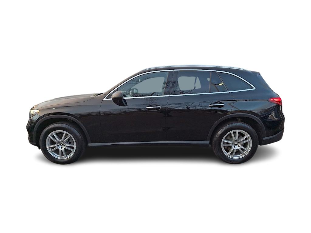Thumbnail: 2023 Mercedes-Benz GLC - 2