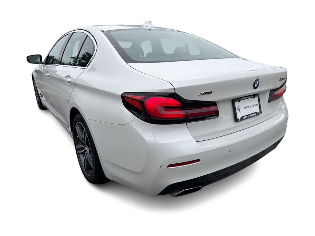Thumbnail: 2023 BMW 5 Series - 25
