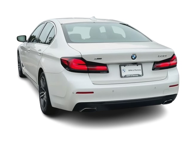 Thumbnail: 2023 BMW 5 Series - 4
