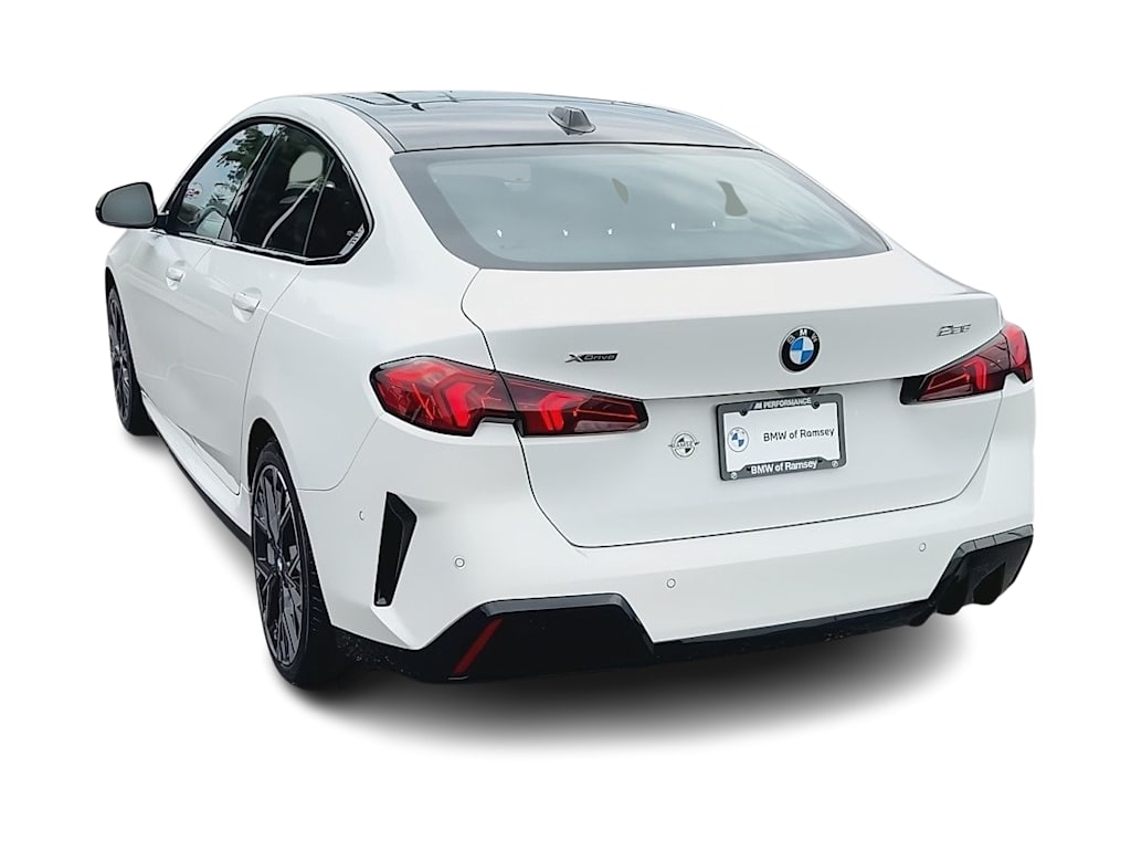 Thumbnail: 2026 BMW 2 Series - 4