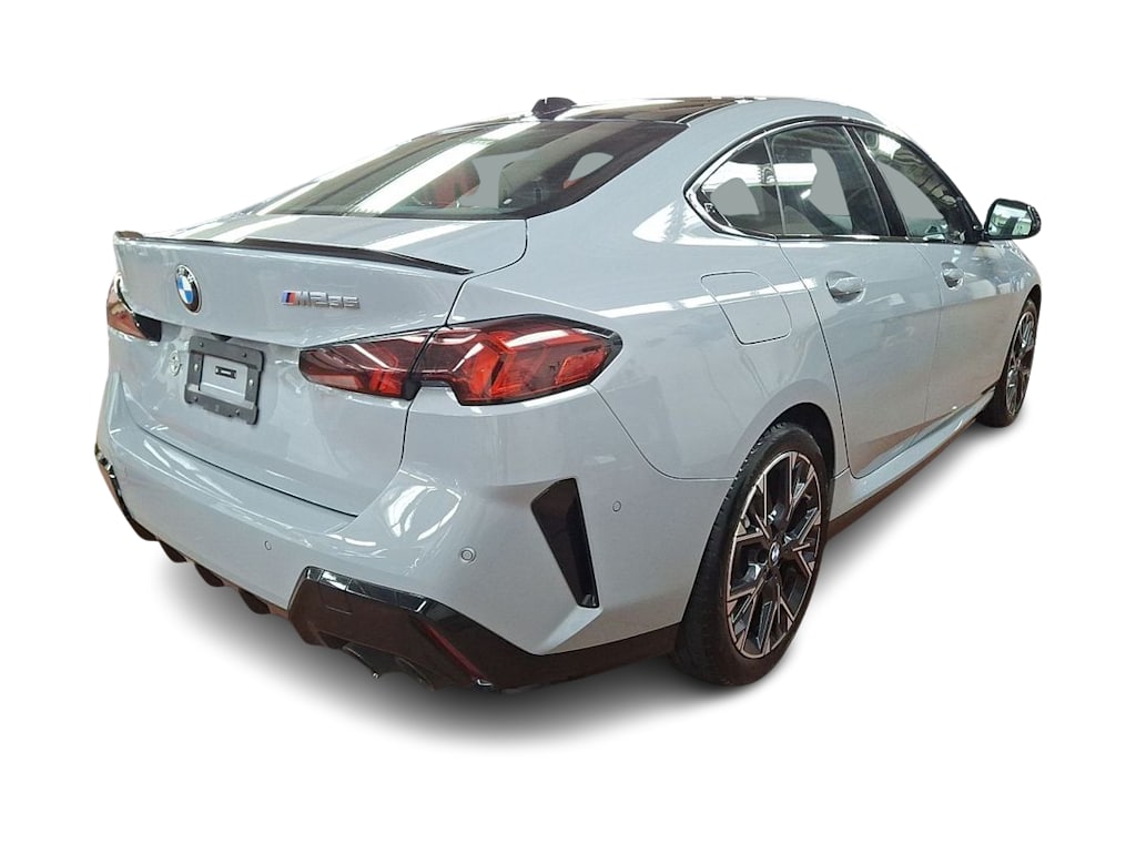 Thumbnail: 2025 BMW 2 Series - 12