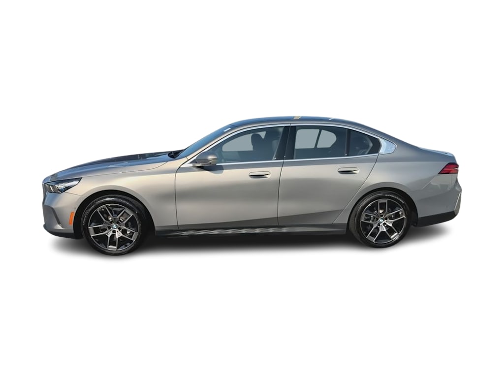 Thumbnail: 2026 BMW 5 Series - 3