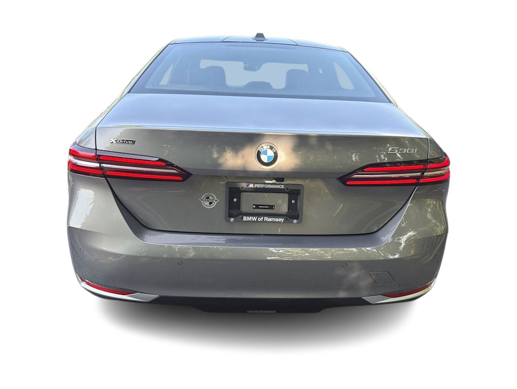 Thumbnail: 2026 BMW 5 Series - 5