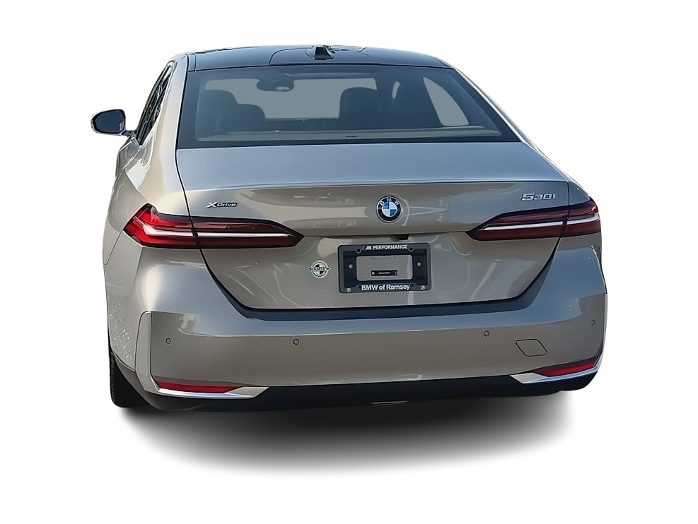 Thumbnail: 2026 BMW 5 Series - 21