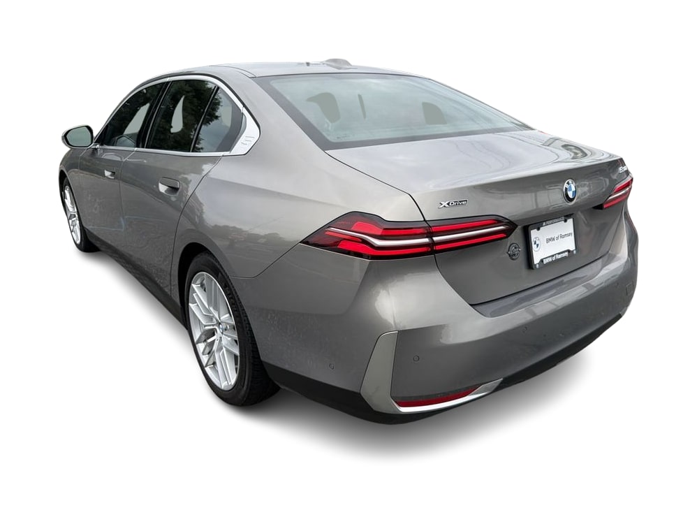 Thumbnail: 2024 BMW 5 Series - 4