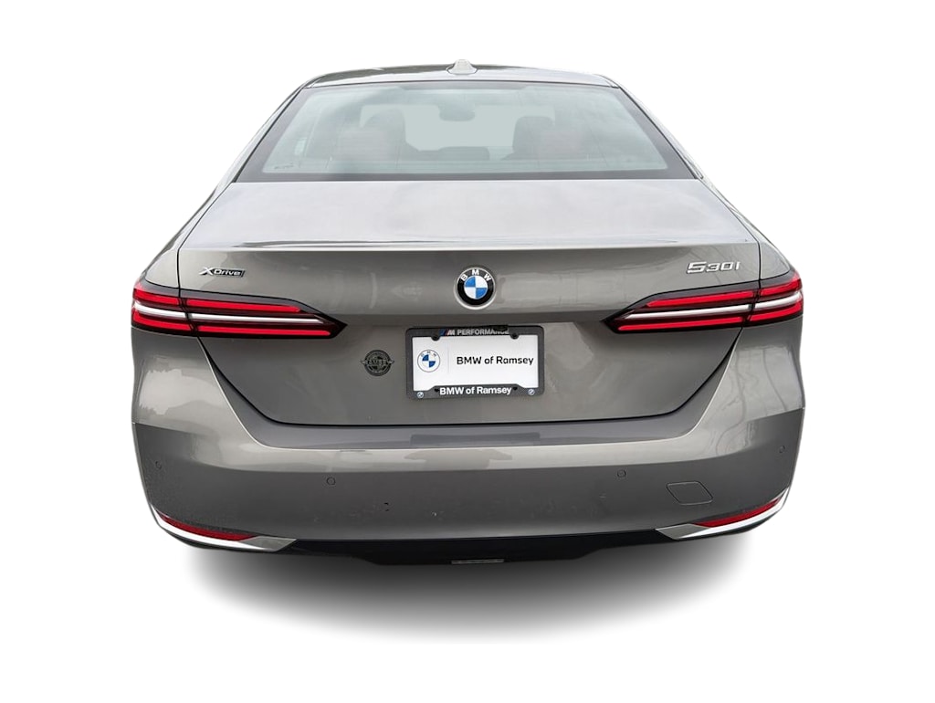 Thumbnail: 2024 BMW 5 Series - 5