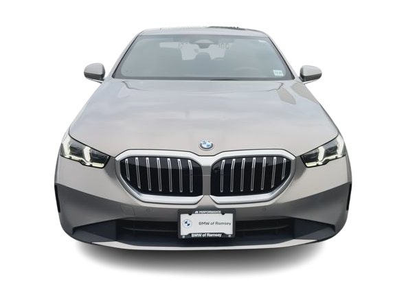 Thumbnail: 2024 BMW 5 Series - 6