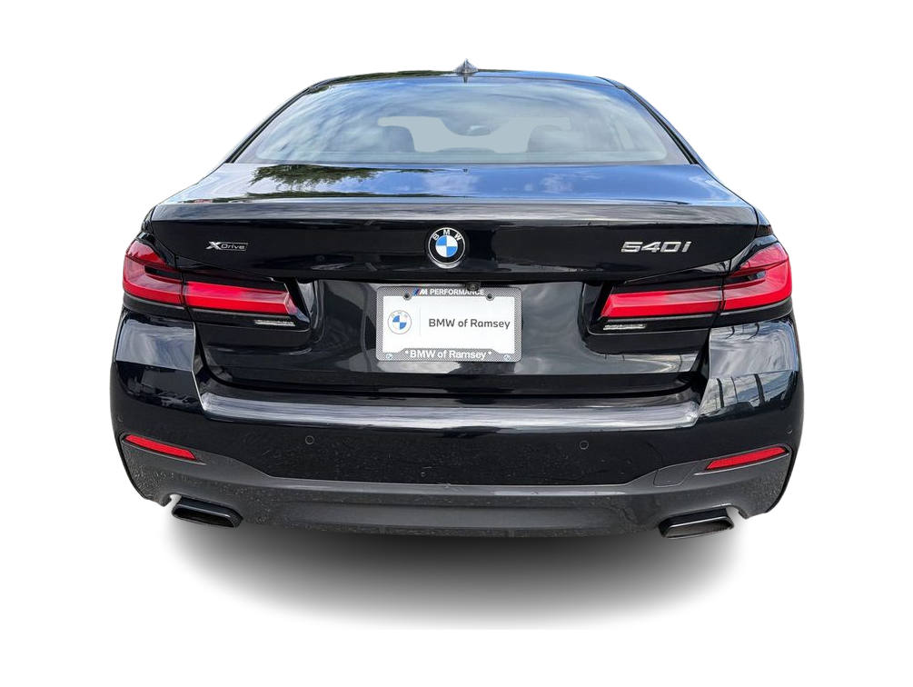 Thumbnail: 2021 BMW 5 Series - 25