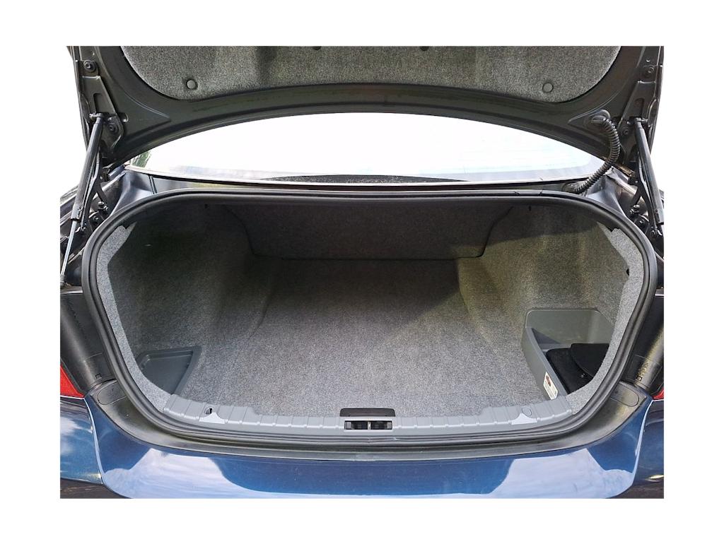 Thumbnail: 2011 BMW 3 Series - 11