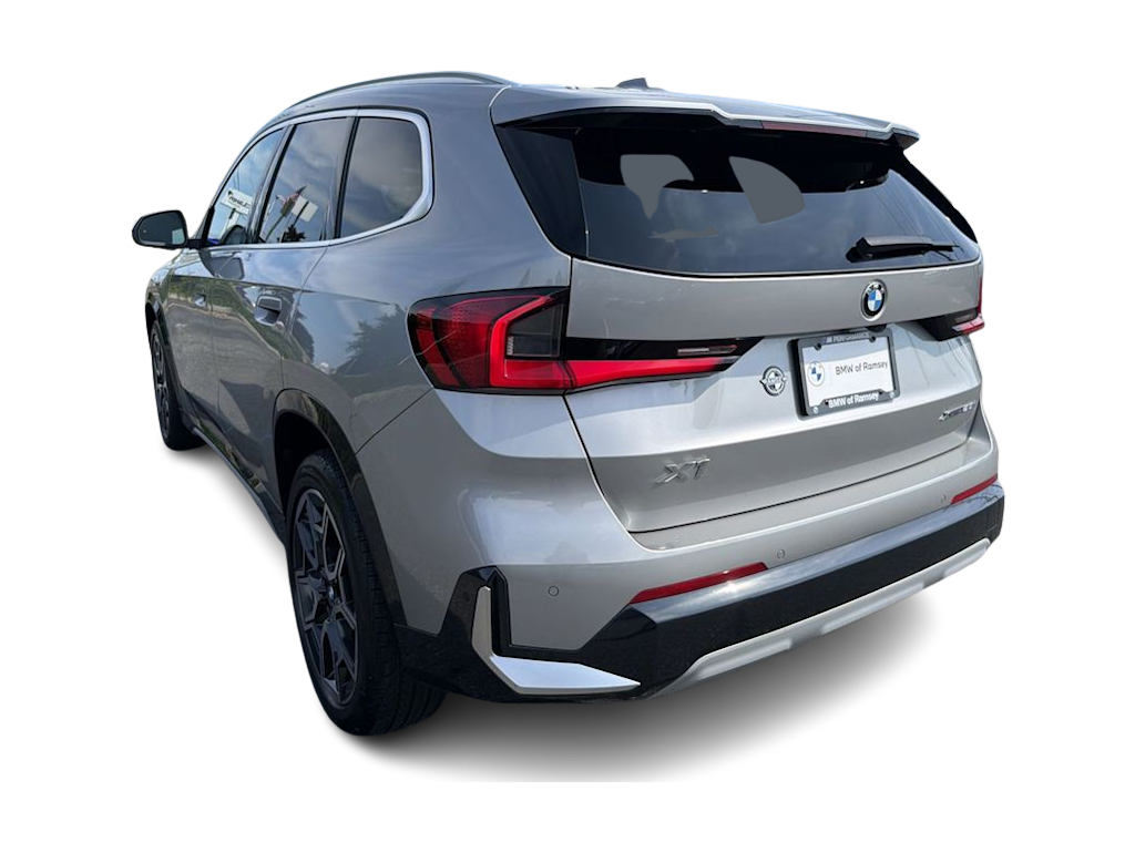 Thumbnail: 2023 BMW X1 - 24