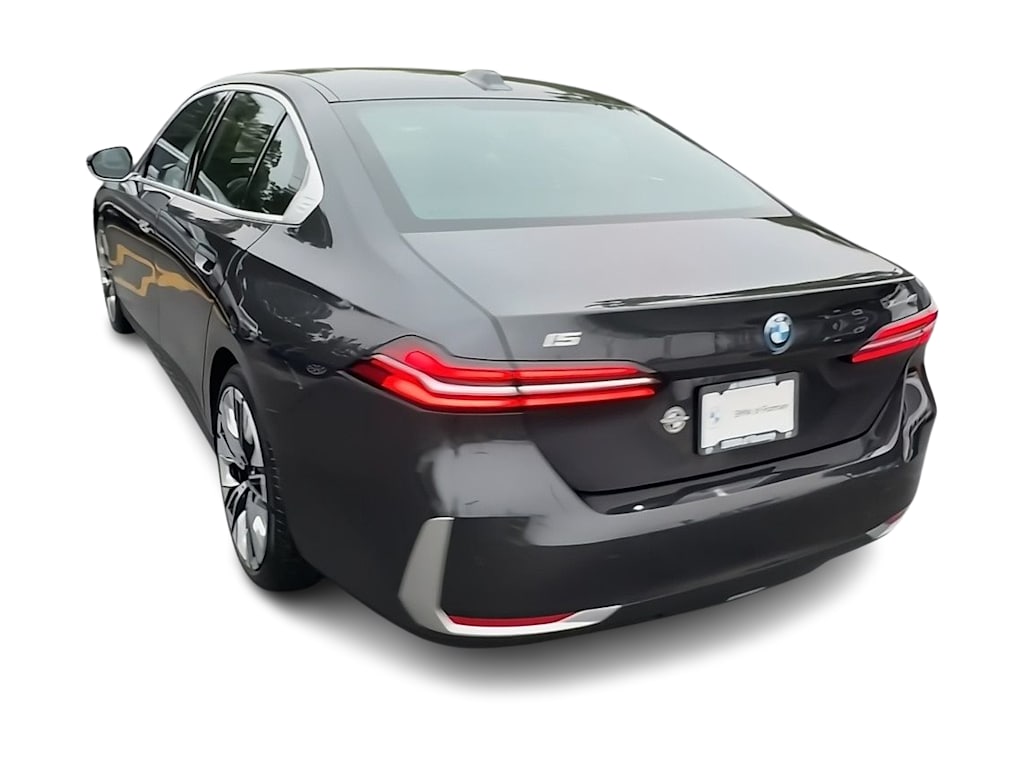 Thumbnail: 2026 BMW i5 - 4