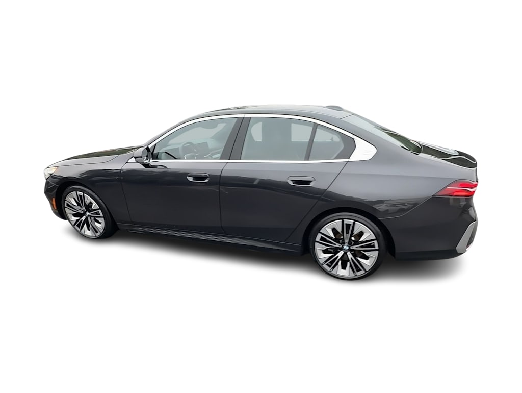 Thumbnail: 2026 BMW i5 - 18