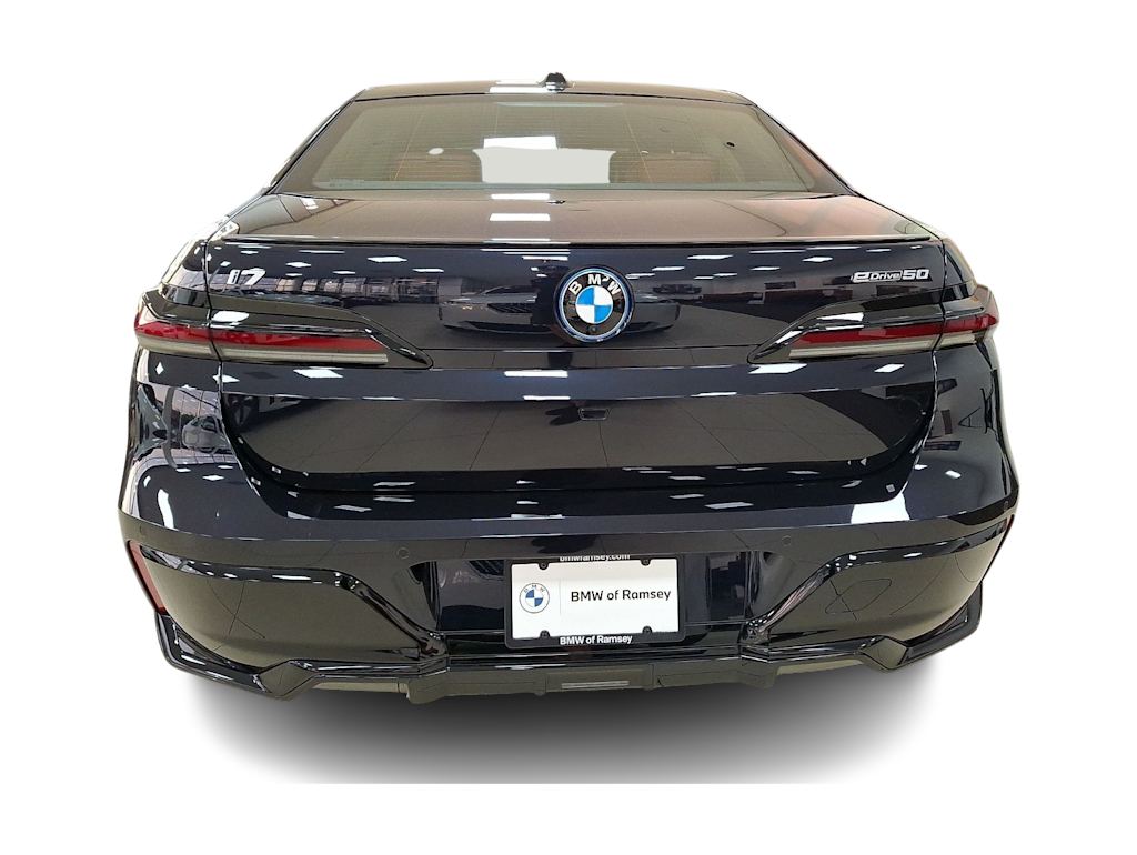 Thumbnail: 2025 BMW i7 - 15