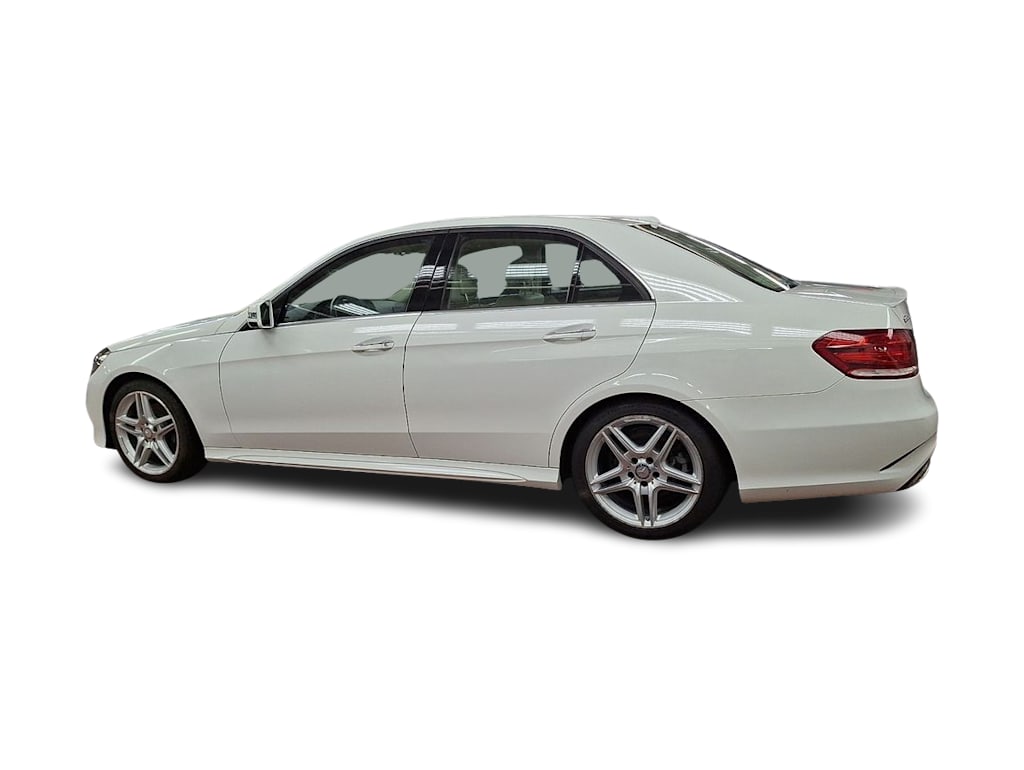 Thumbnail: 2014 Mercedes-Benz E-Class - 3
