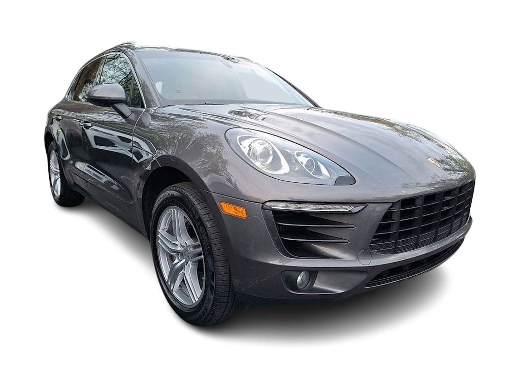 Thumbnail: 2016 Porsche Macan - 15