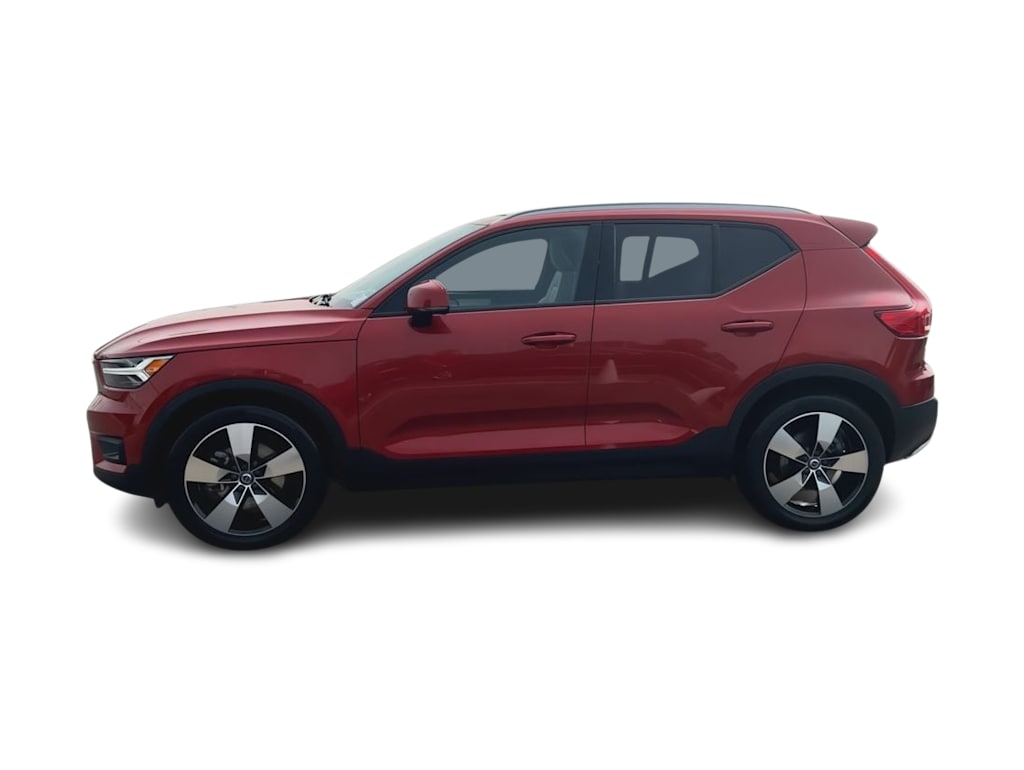 Thumbnail: 2021 Volvo XC40 - 3