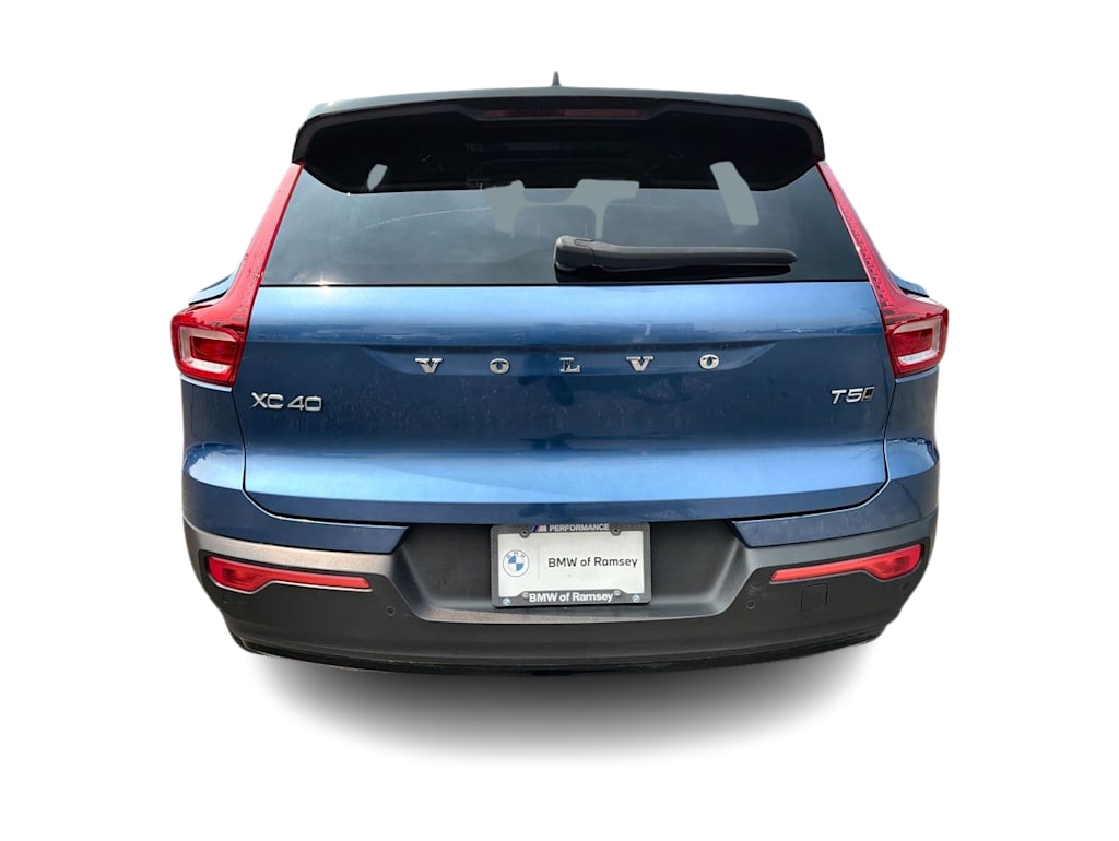 Thumbnail: 2021 Volvo XC40 - 26