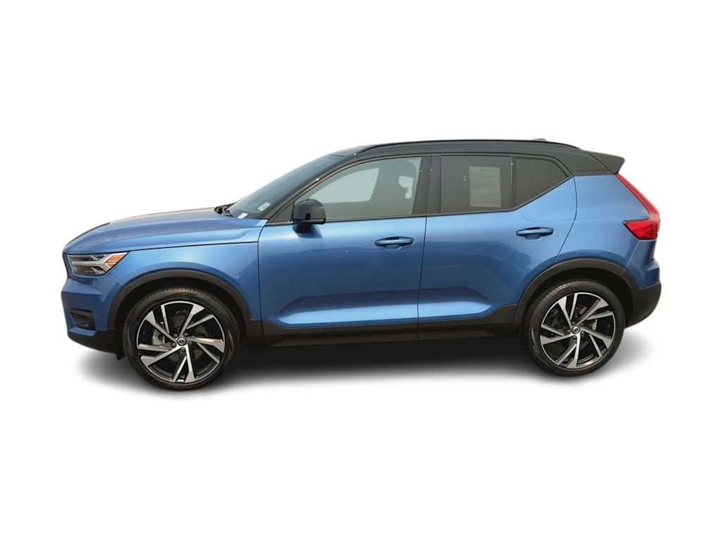 Thumbnail: 2021 Volvo XC40 - 3