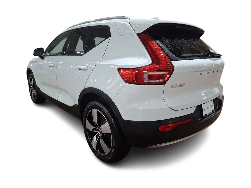 2019 Volvo XC40 T5 Momentum 4