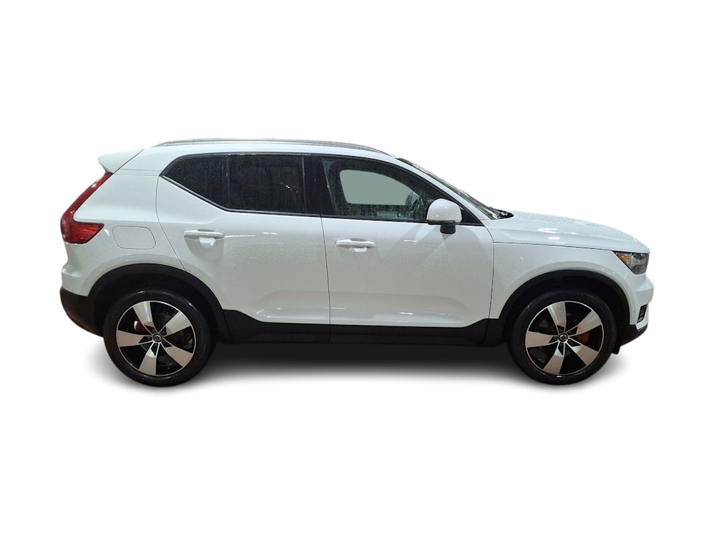 2019 Volvo XC40 T5 Momentum 26