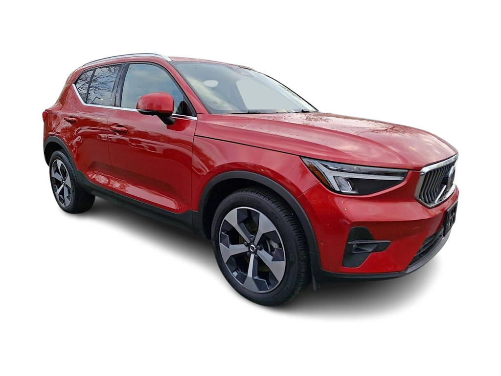 Thumbnail: 2023 Volvo XC40 - 13