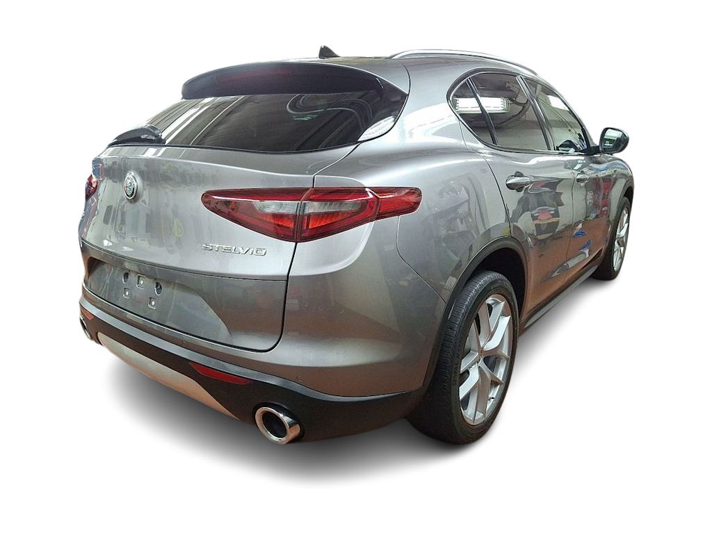 Thumbnail: 2018 Alfa Romeo Stelvio - 15