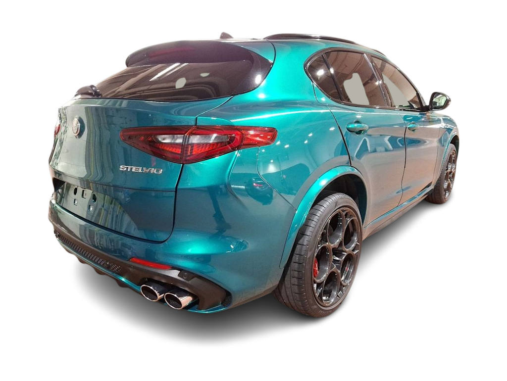 2023 Alfa Romeo Stelvio Quadrifoglio 11