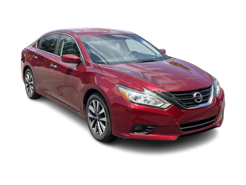 Thumbnail: 2017 Nissan Altima - 15
