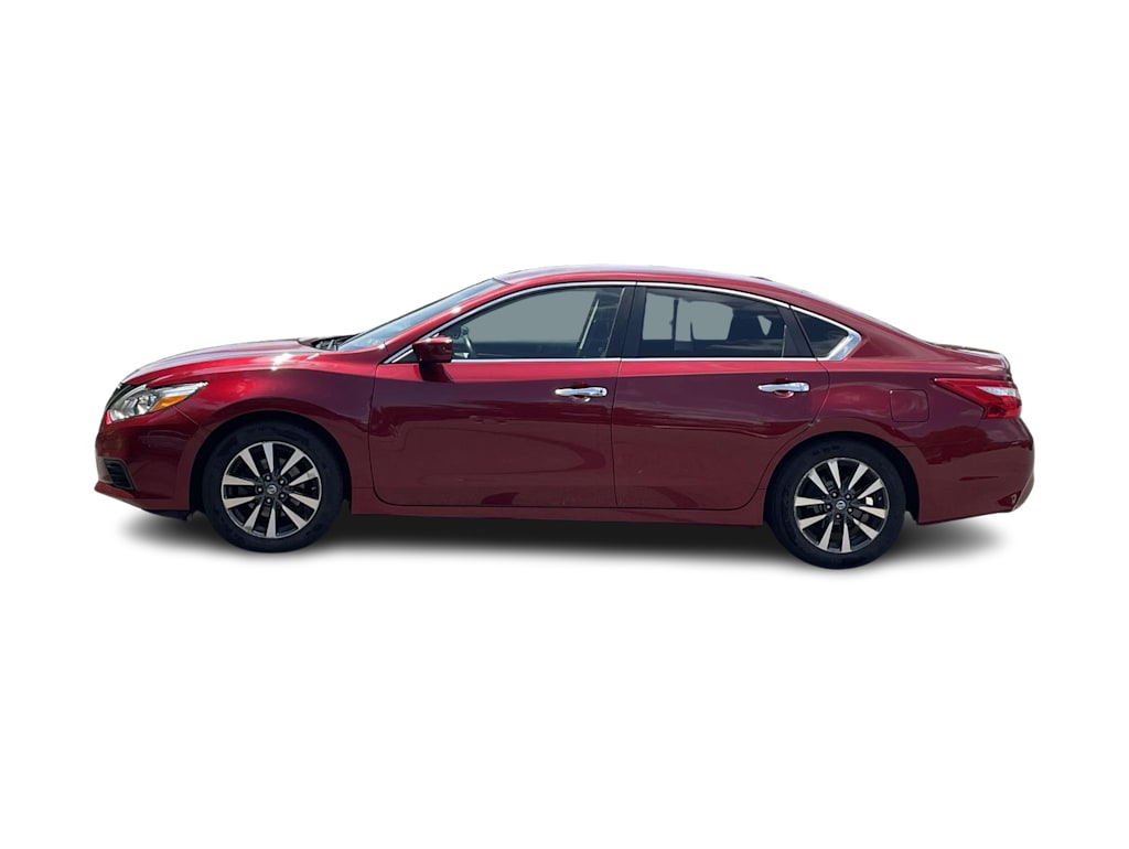 Thumbnail: 2017 Nissan Altima - 2