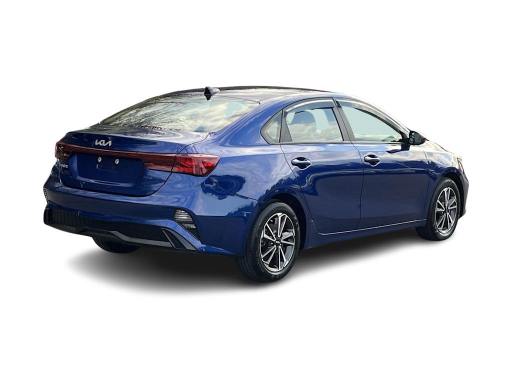 Thumbnail: 2023 Kia Forte - 16