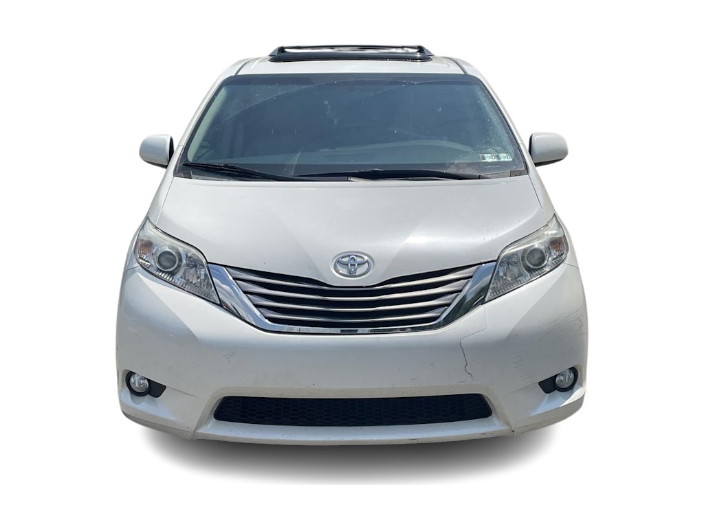 Thumbnail: 2015 Toyota Sienna - 3
