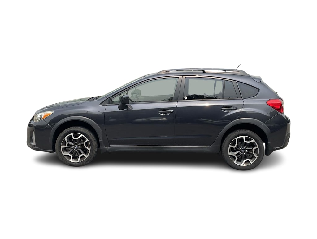 Thumbnail: 2017 Subaru Crosstrek - 3