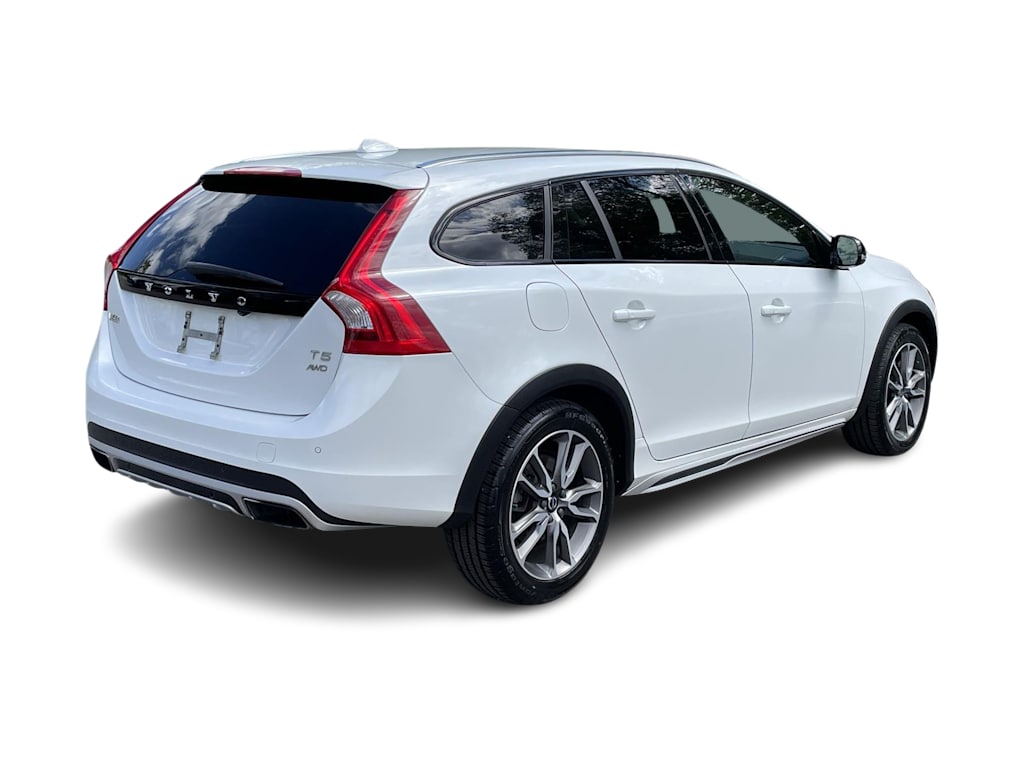 Thumbnail: 2017 Volvo V60 - 18