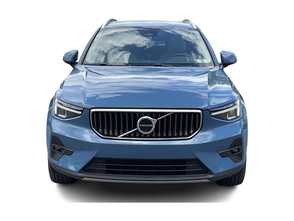 Thumbnail: 2023 Volvo XC40 - 6