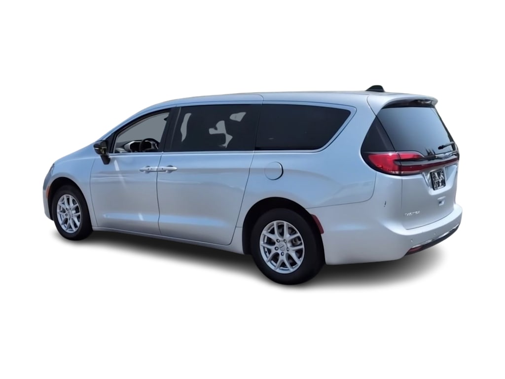 Thumbnail: 2024 Chrysler Pacifica - 4