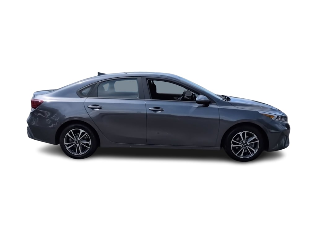 Thumbnail: 2023 Kia Forte - 25