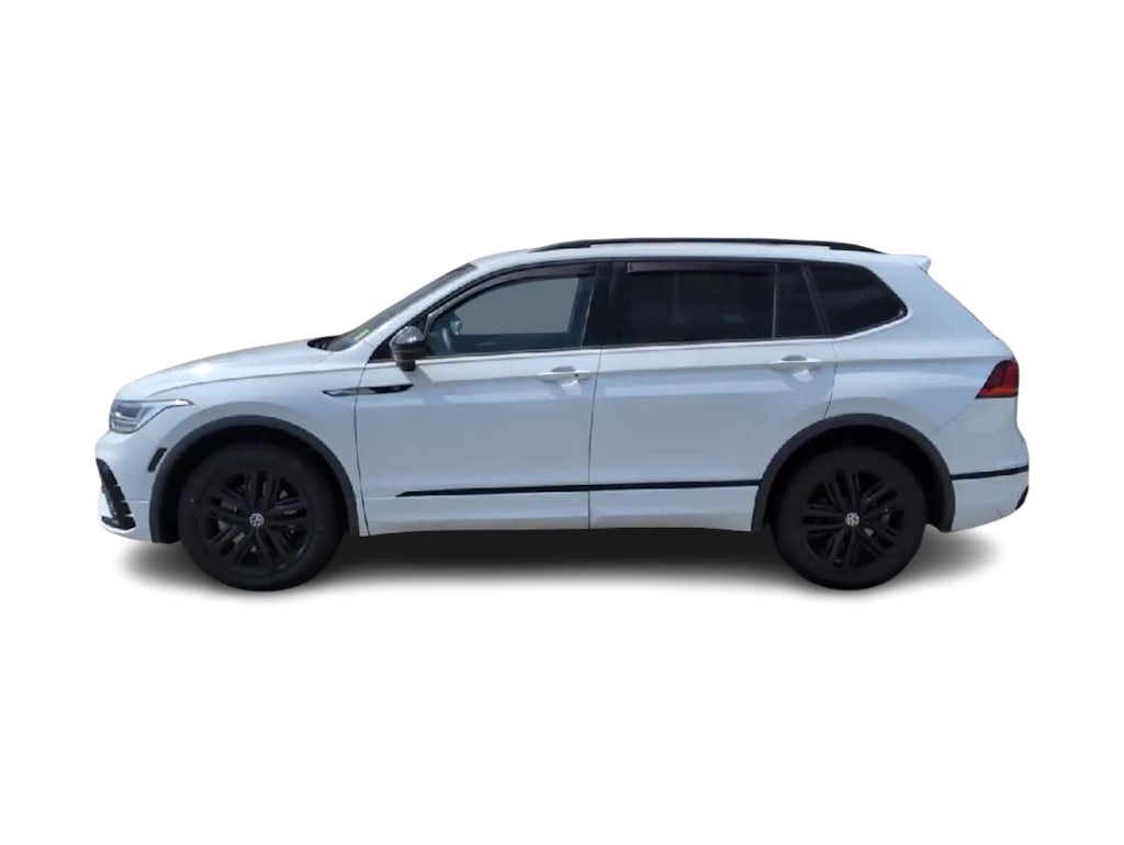 Thumbnail: 2022 Volkswagen Tiguan - 3