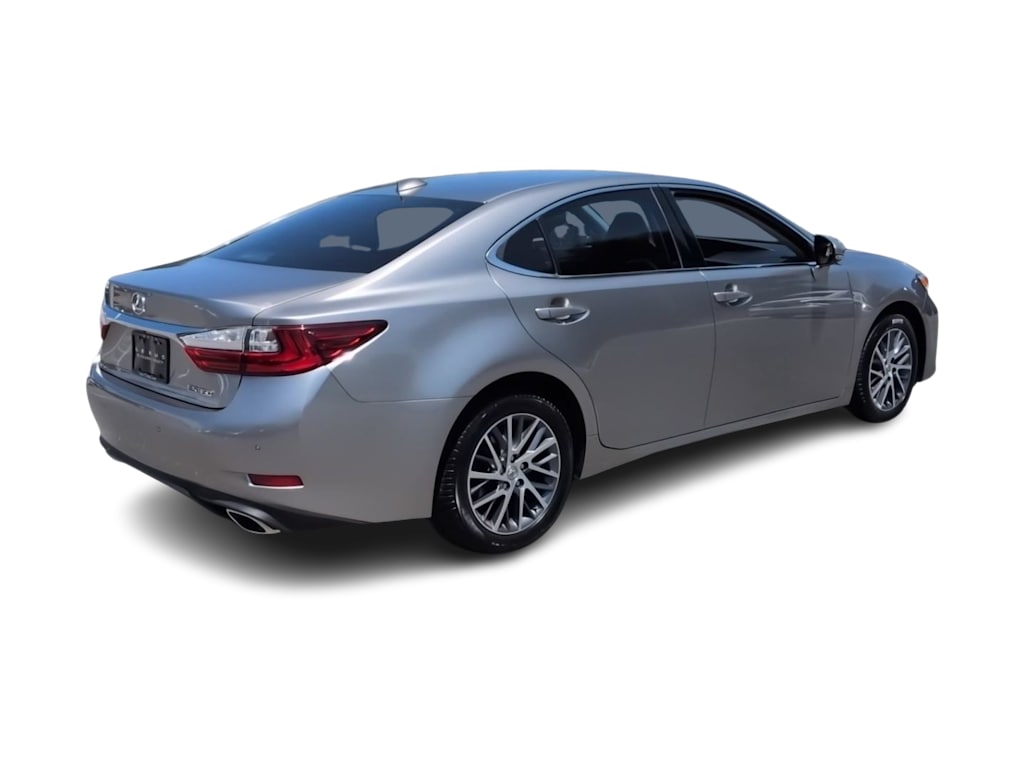 Thumbnail: 2016 Lexus ES - 24
