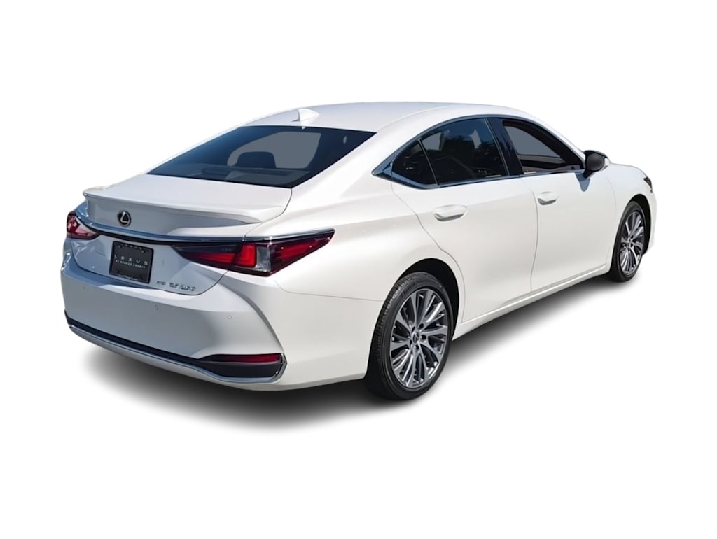 Thumbnail: 2021 Lexus ES - 23