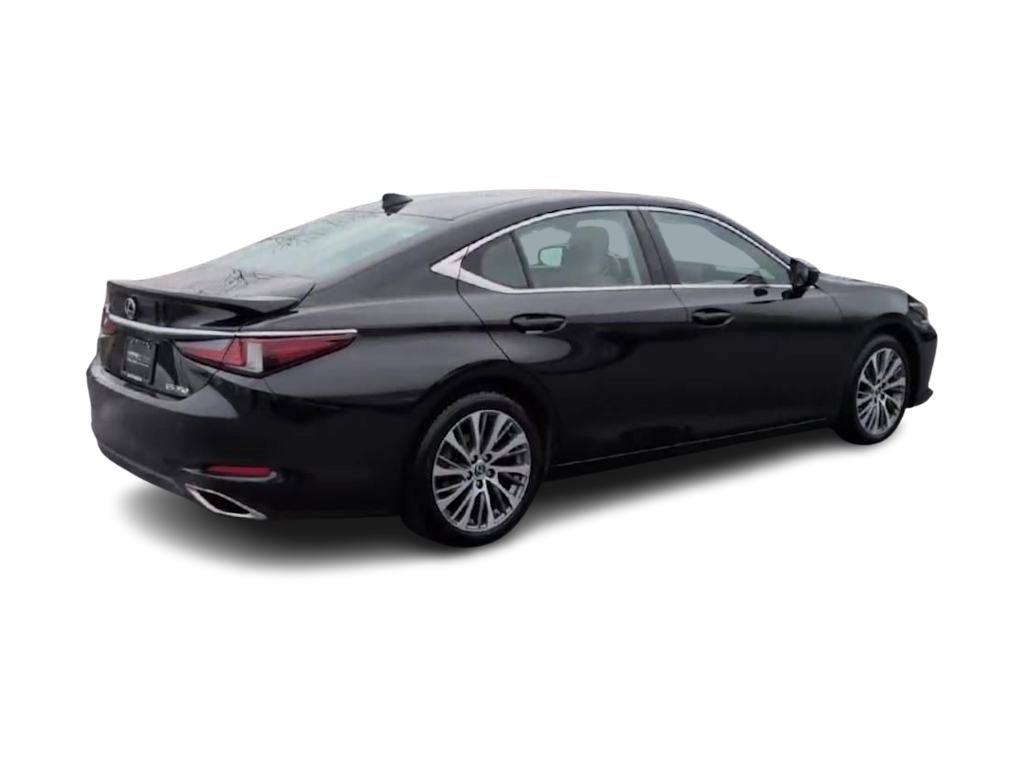Thumbnail: 2021 Lexus ES - 24