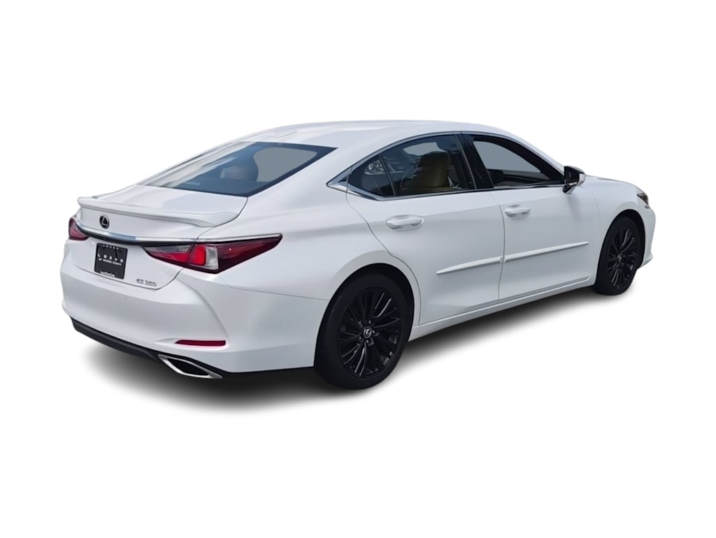 Thumbnail: 2021 Lexus ES - 24