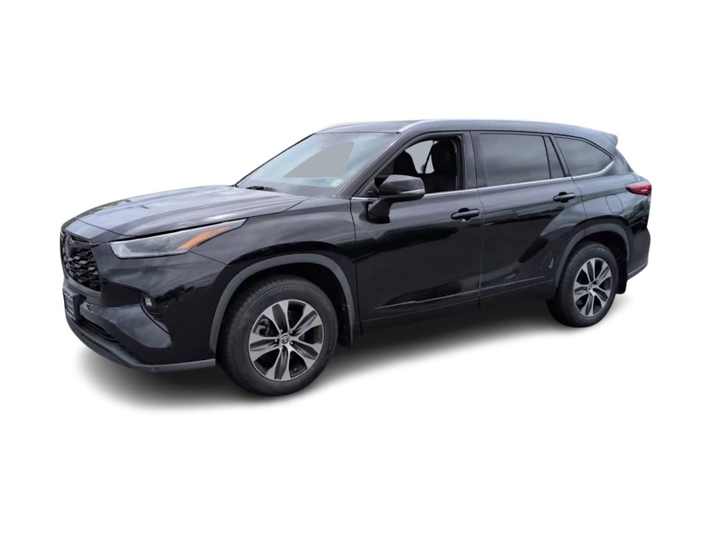 Thumbnail: 2021 Toyota Highlander - 3