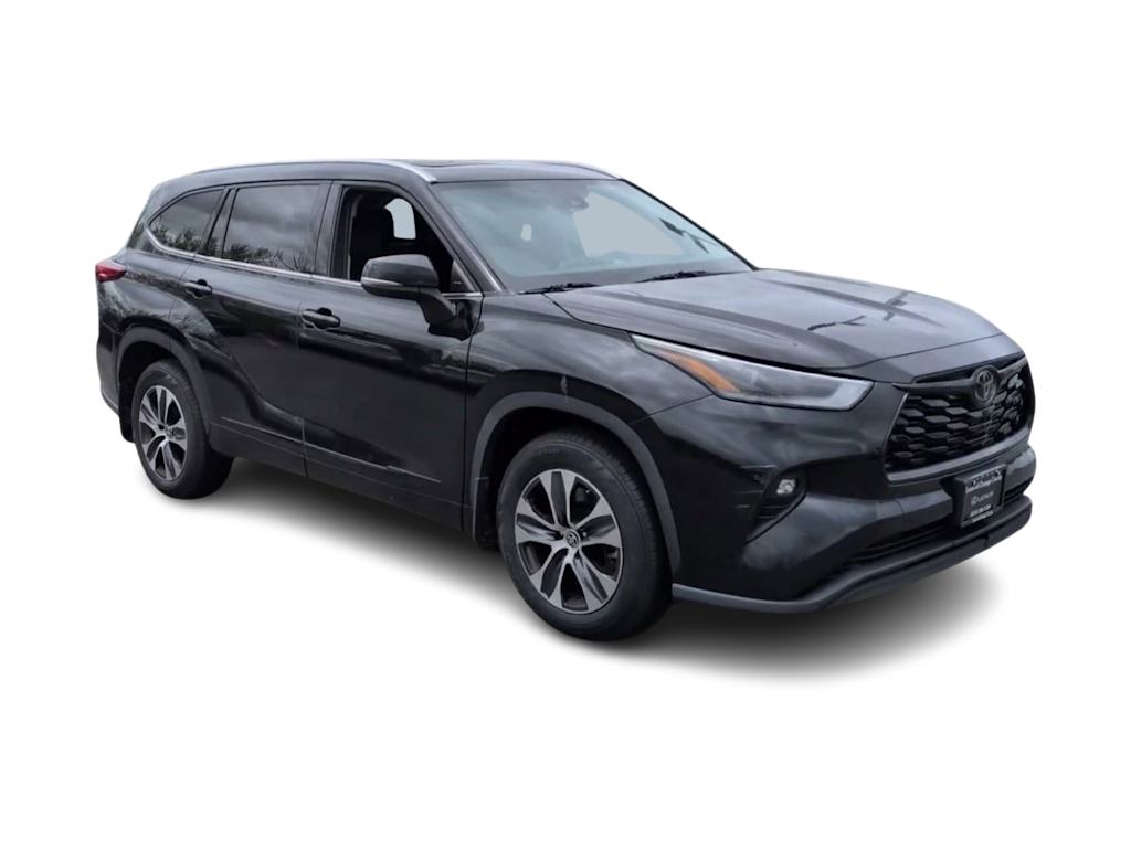 Thumbnail: 2021 Toyota Highlander - 20