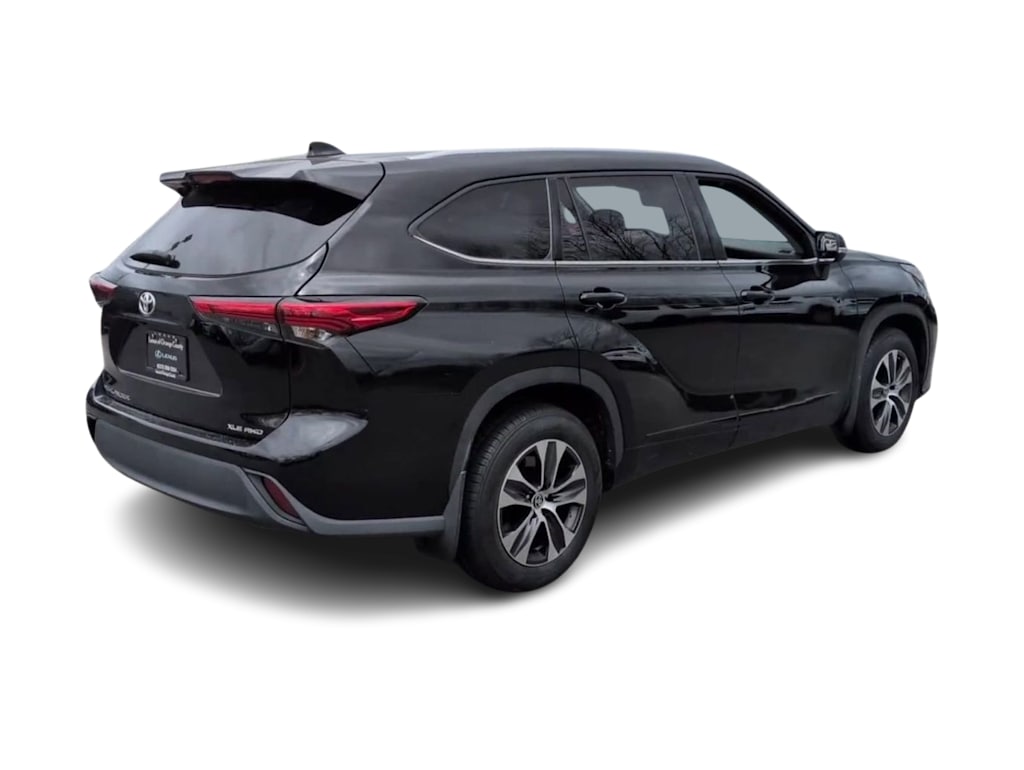 Thumbnail: 2021 Toyota Highlander - 22