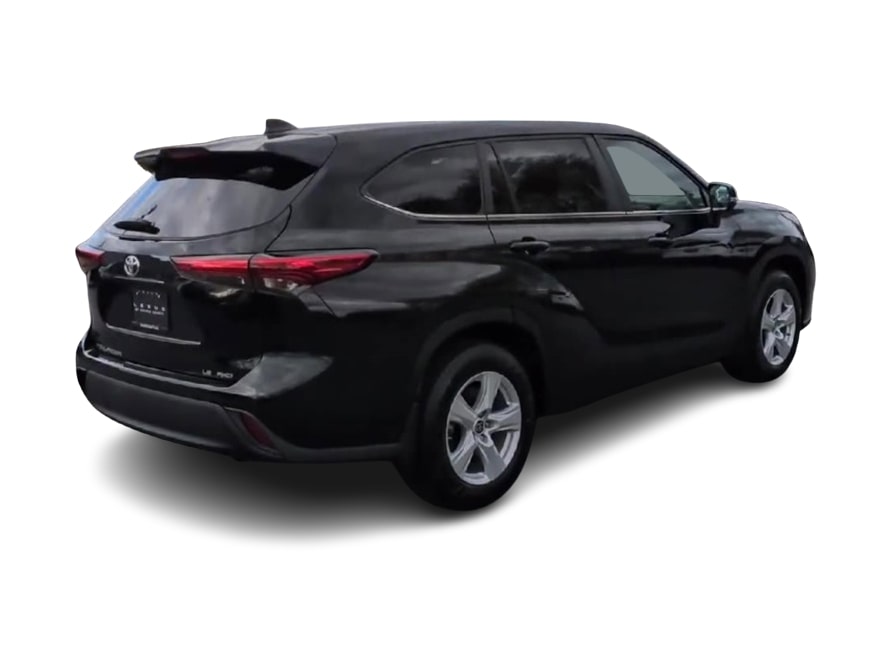 Thumbnail: 2023 Toyota Highlander - 23