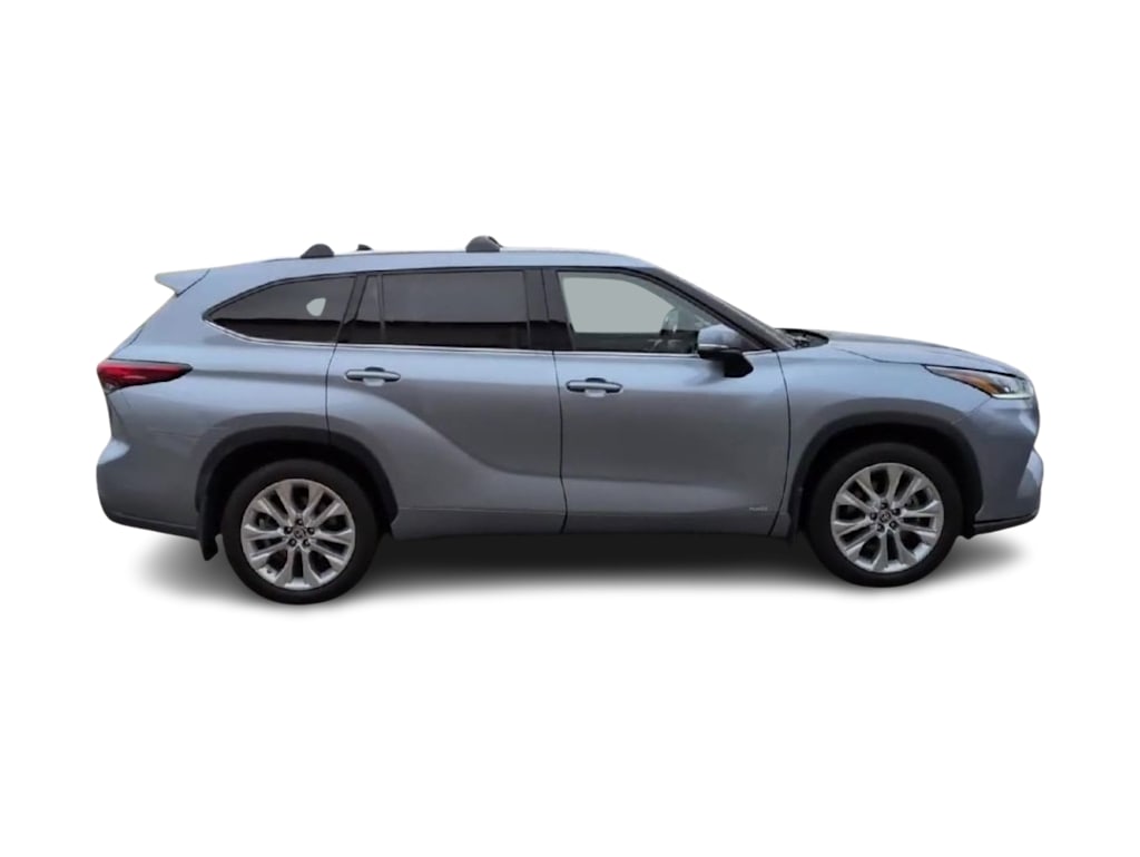 Thumbnail: 2023 Toyota Highlander - 24